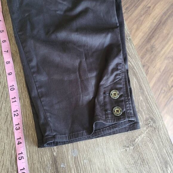 Green Lamb Womens Size 10 Cropped Pants Black Pockets Button Details Stretch - Picture 8 of 8